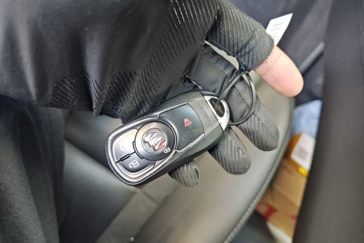 Used Buick Enclave 2020 28T Two-Wheel Drive Zhanqi Version Vehicle Key