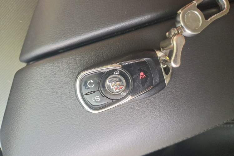 Used Buick Enclave 2020 28T Two-Wheel Drive Zhanqi Version Vehicle Key