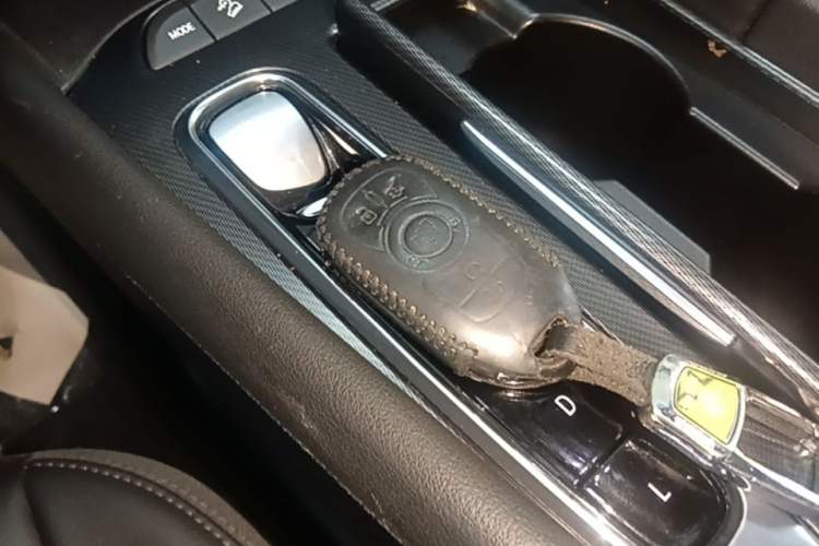 Used Buick Enclave 2020 28T Two-Wheel Drive Zhanqi Version Vehicle Key
