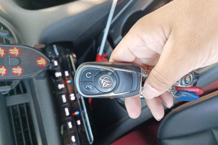Used Buick Enclave 2020 28T Two-Wheel Drive Zhanqi Version Vehicle Key
