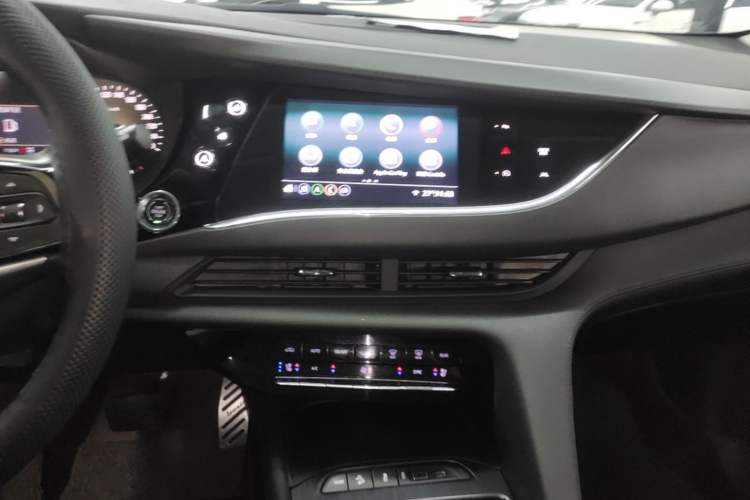 Used Buick Enclave 2020 28T Four-Wheel Drive Prestige Version Audio And AC Panel