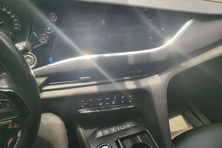 Used Buick Enclave 2020 28T Two-Wheel Drive Luxury Version Audio And AC Panel