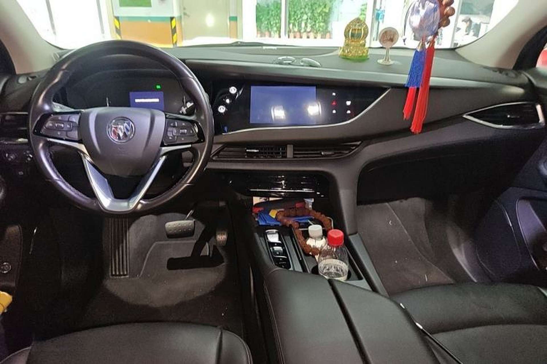 Used Buick Enclave 2020 28T Two-Wheel Drive Prestige Version Center Console