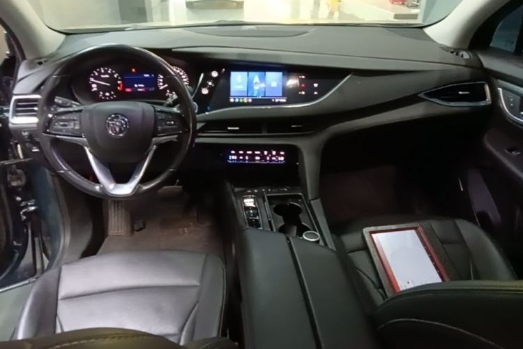 Used Buick Enclave 2020 28T Two-Wheel Drive Prestige Version Center Console
