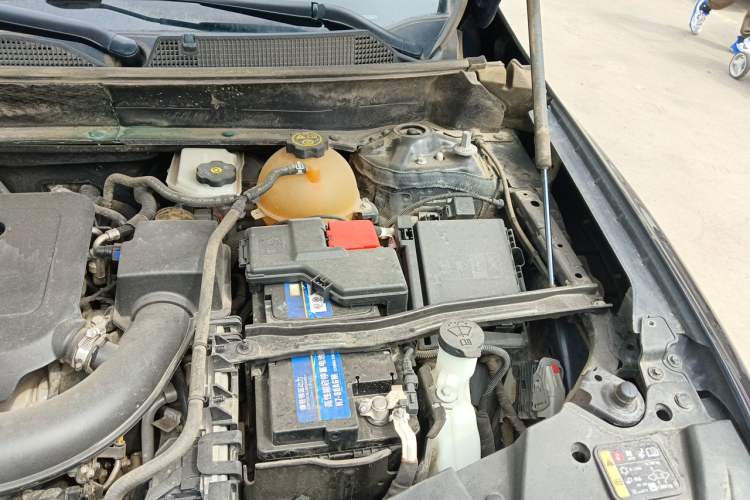 Used Buick Enclave 2020 28T Two-Wheel Drive Luxury Version Engine Bay Left