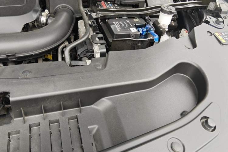 Used Buick Enclave 2020 28T Four-Wheel Drive Flagship Version Engine Bay Left