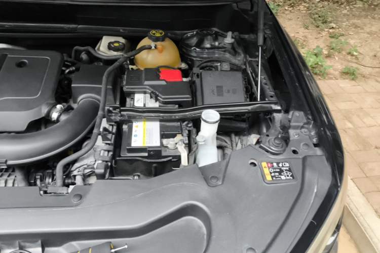 Used Buick Enclave 2020 28T Four-Wheel Drive Prestige Version Engine Bay Left