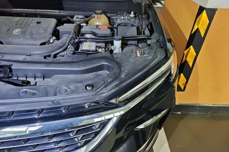 Used Buick Enclave 2020 28T Two-Wheel Drive Prestige Version Engine Bay Left