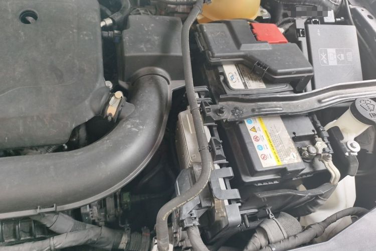 Used Buick Enclave 2020 28T Two-Wheel Drive Luxury Version Engine Bay Left