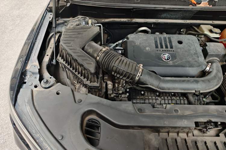 Used Buick Enclave 2020 28T Two-Wheel Drive Prestige Version Engine Bay Right