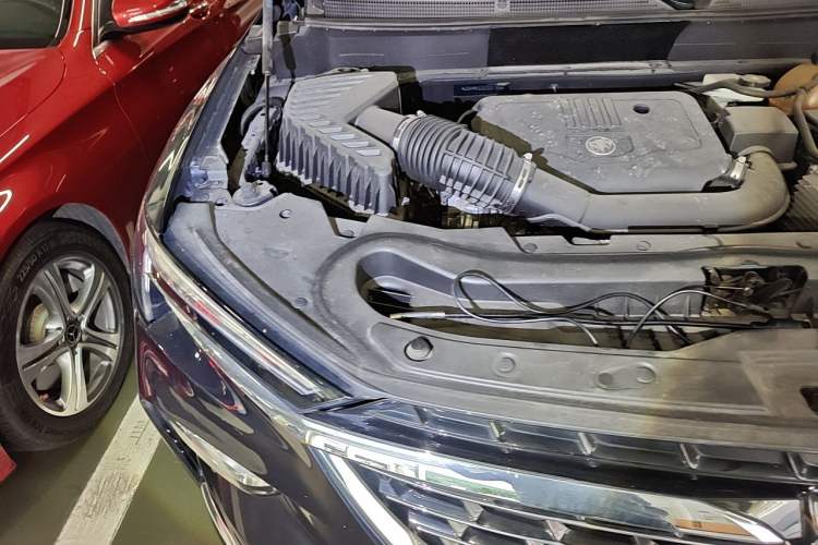 Used Buick Enclave 2020 28T Two-Wheel Drive Prestige Version Engine Bay Right