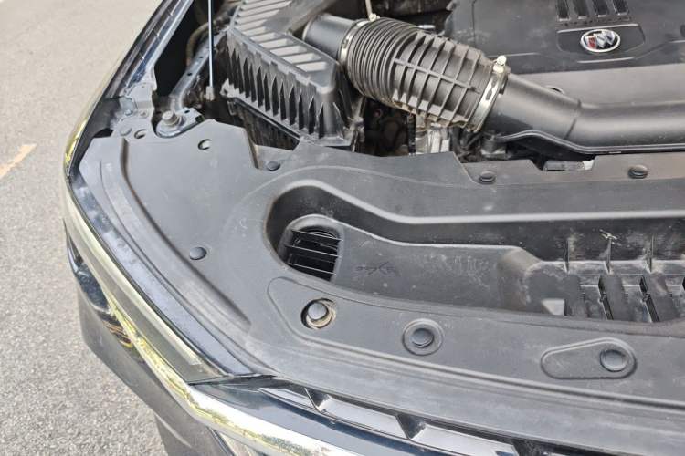 Used Buick Enclave 2020 28T Two-Wheel Drive Prestige Version Engine Bay Right
