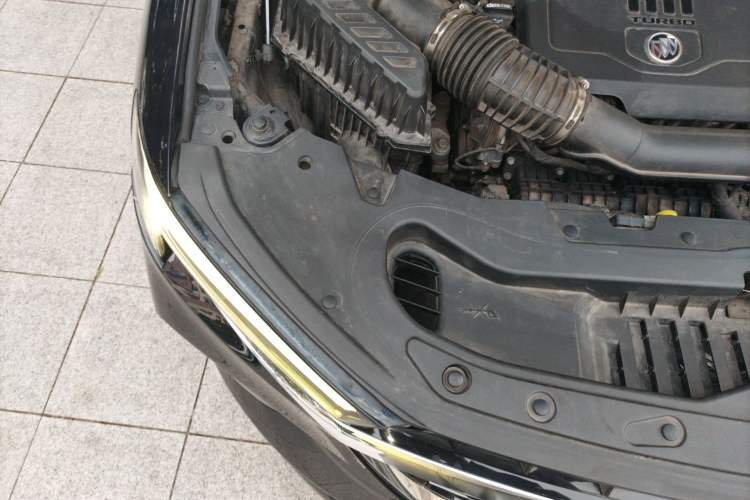 Used Buick Enclave 2020 28T Two-Wheel Drive Prestige Version Engine Bay Right