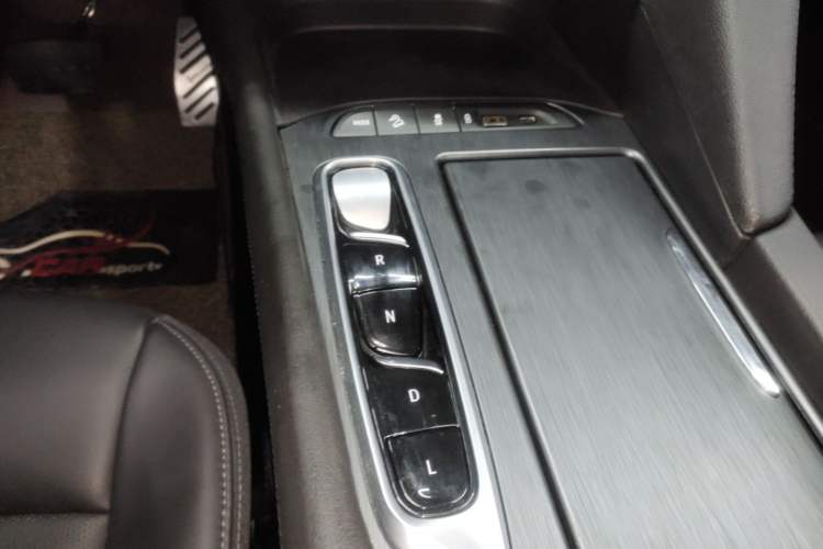 Used Buick Enclave 2020 28T Four-Wheel Drive Prestige Version Gear Lever