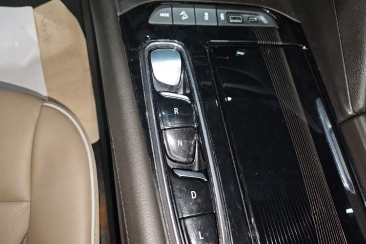 Used Buick Enclave 2020 28T Four-Wheel Drive Luxury Flagship Edition Gear Lever