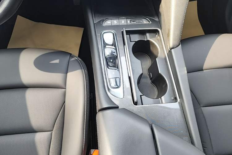 Used Buick Enclave 2020 28T Two-Wheel Drive Zhanqi Version Gear Lever