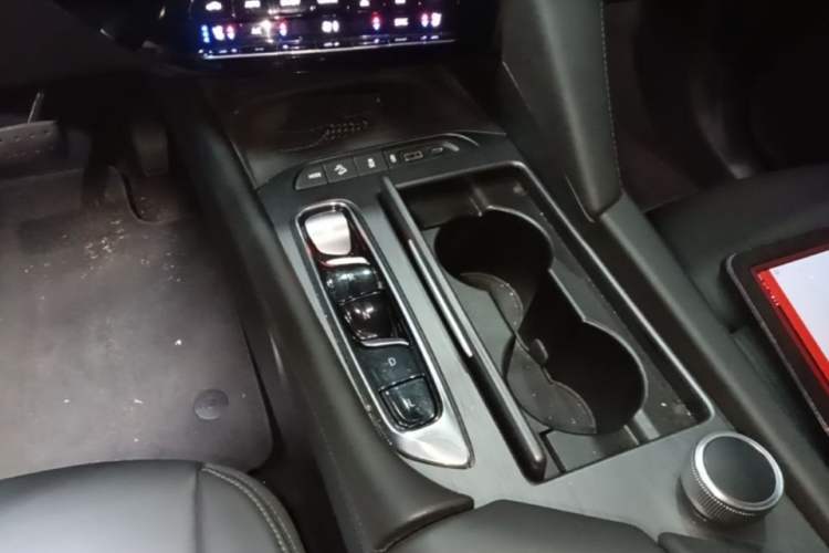 Used Buick Enclave 2020 28T Two-Wheel Drive Prestige Version Gear Lever