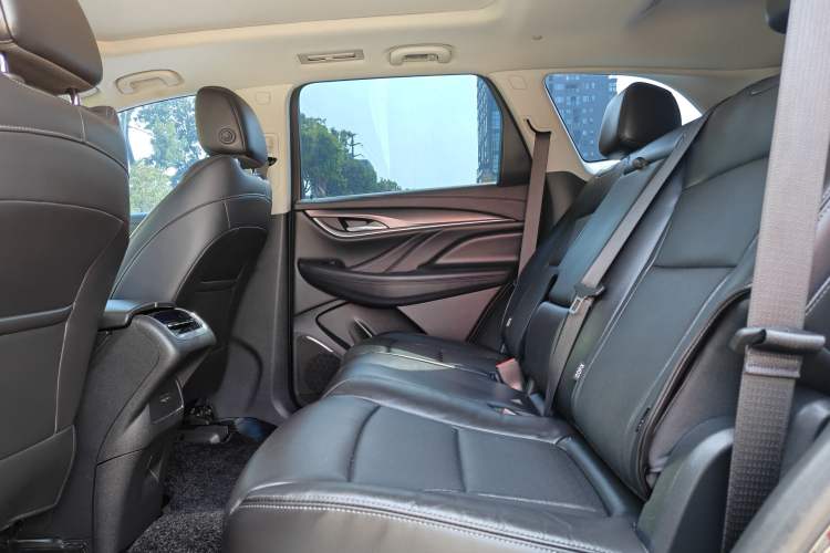 Used Buick Enclave 2020 28T Two-Wheel Drive Prestige Version Interior 8
