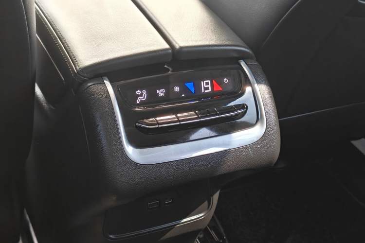 Used Buick Enclave 2020 28T Two-Wheel Drive Prestige Version Interior 9