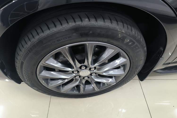 Used Buick Enclave 2020 28T Four-Wheel Drive Prestige Version Left Front Wheel Hub