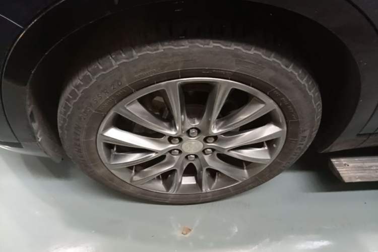 Used Buick Enclave 2020 28T Two-Wheel Drive Prestige Version Left Front Wheel Hub