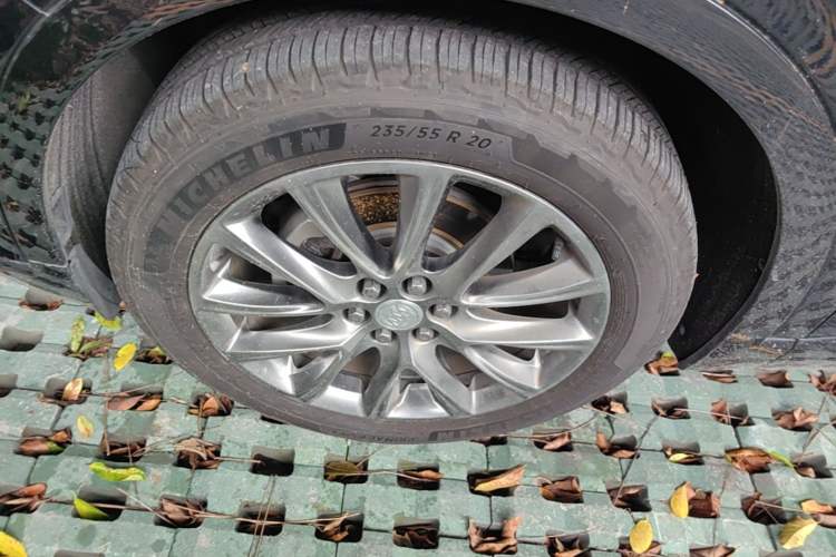 Used Buick Enclave 2020 28T Four-Wheel Drive Prestige Version Left Front Wheel Hub