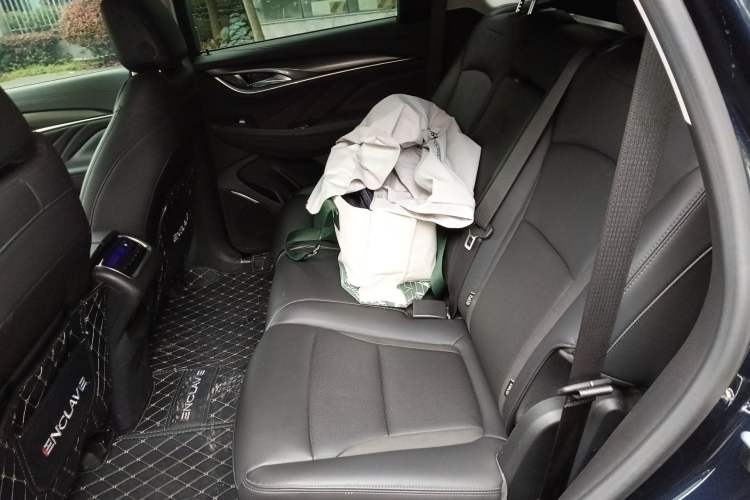 Used Buick Enclave 2020 28T Two-Wheel Drive Luxury Version Left Rear Seat