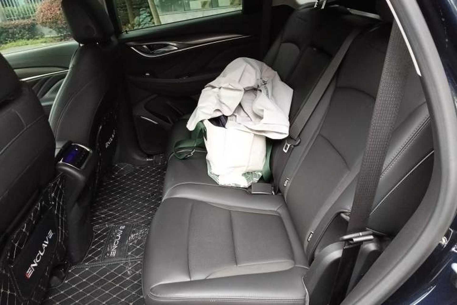 Used Buick Enclave 2020 28T Two-Wheel Drive Luxury Version Left Rear Seat