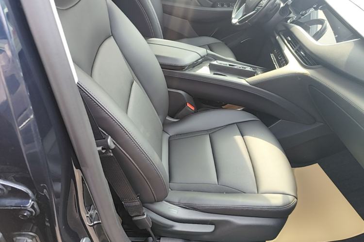 Used Buick Enclave 2020 28T Two-Wheel Drive Zhanqi Version Right Front Seat