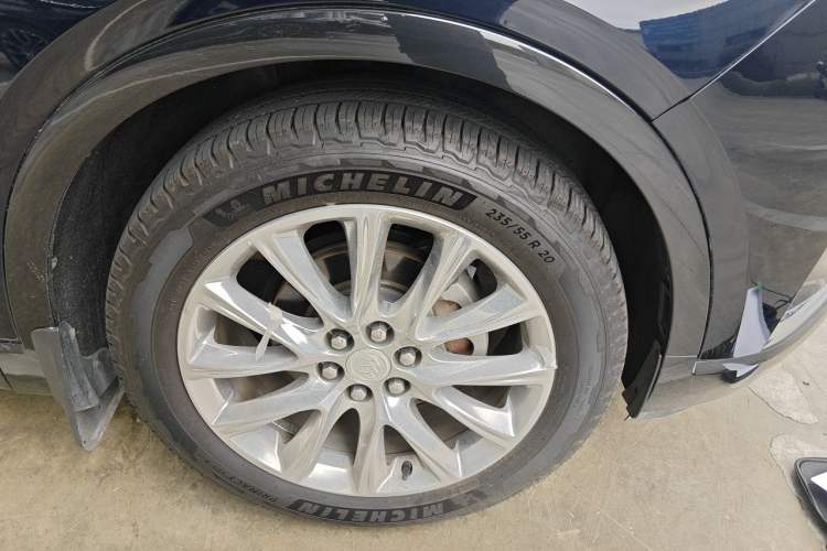 Used Buick Enclave 2020 28T Four-Wheel Drive Flagship Version Right Front Wheel Hub