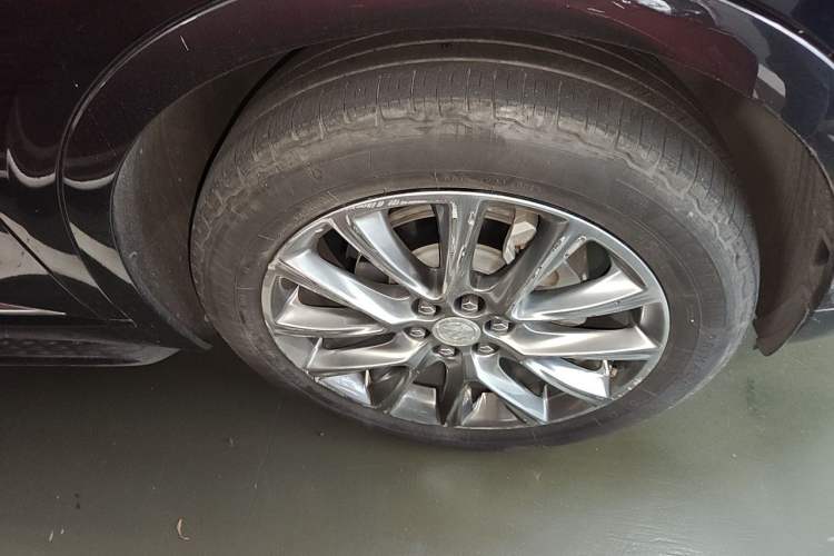 Used Buick Enclave 2020 28T Two-Wheel Drive Prestige Version Right Front Wheel Hub
