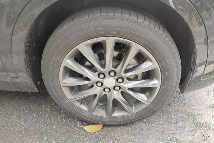 Used Buick Enclave 2020 28T Two-Wheel Drive Prestige Version Right Front Wheel Hub