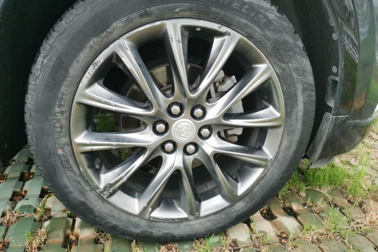 Used Buick Enclave 2020 28T Four-Wheel Drive Prestige Version Right Front Wheel Hub