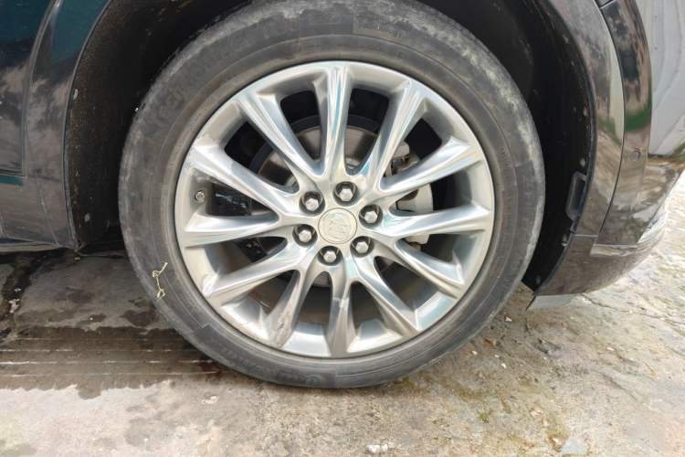 Used Buick Enclave 2020 28T Four-Wheel Drive Luxury Flagship Edition Right Front Wheel Hub