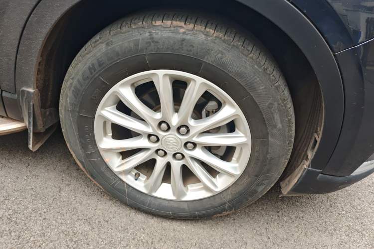 Used Buick Enclave 2020 28T Two-Wheel Drive Luxury Version Right Front Wheel Hub