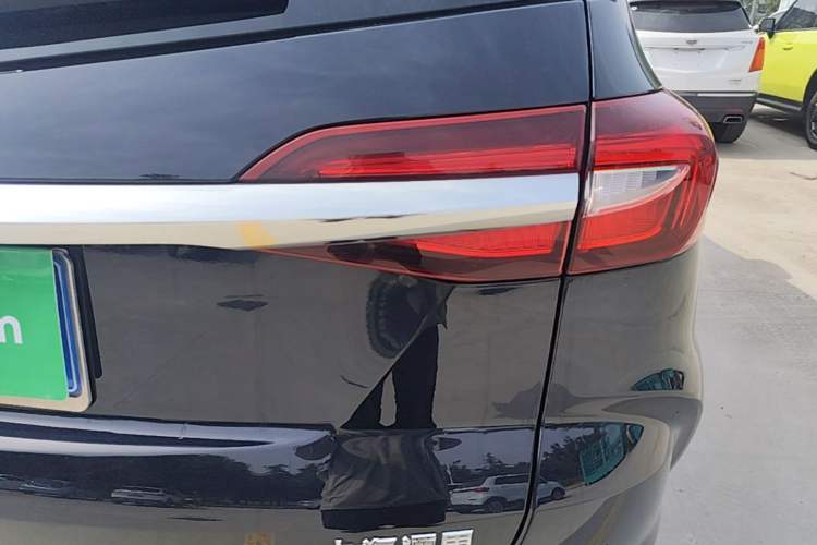 Used Buick Enclave 2020 28T Two-Wheel Drive Zhanqi Version Right Rear Taillight