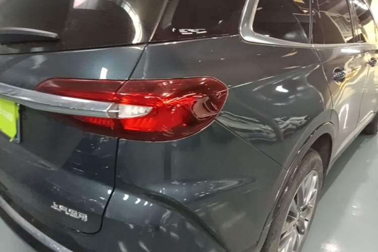Used Buick Enclave 2020 28T Two-Wheel Drive Prestige Version Right Rear Taillight