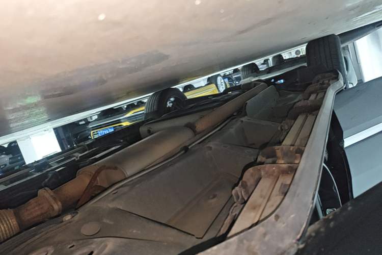 Used Buick Enclave 2020 28T Two-Wheel Drive Prestige Version Right Side Sill