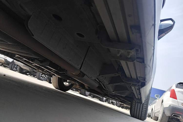 Used Buick Enclave 2020 28T Two-Wheel Drive Zhanqi Version Right Side Sill