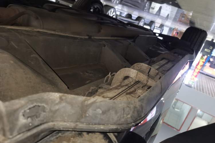 Used Buick Enclave 2020 28T Four-Wheel Drive Prestige Version Right Side Sill