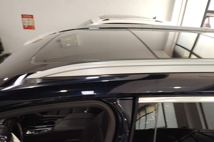 Used Buick Enclave 2020 28T Two-Wheel Drive Luxury Version Roof