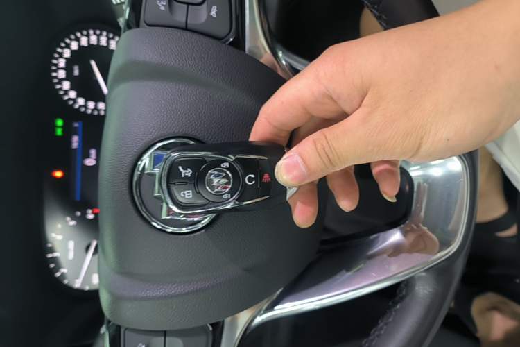 Used Buick Enclave 2020 28T Four-Wheel Drive Prestige Version Vehicle Key