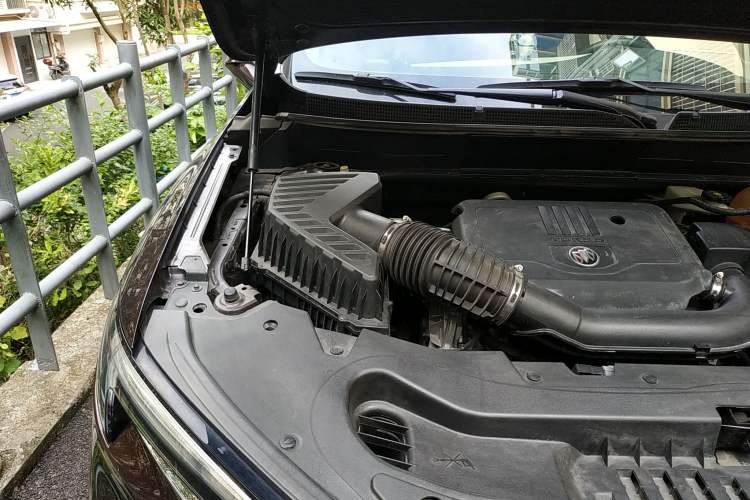 Used Buick Enclave 2020 28T All-Wheel Drive Avenir Engine Bay Right