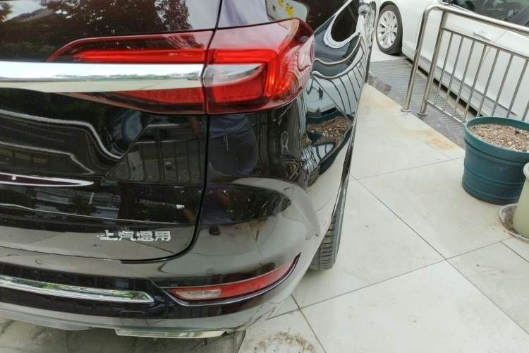 Used Buick Enclave 2020 28T All-Wheel Drive Avenir Exterior 6