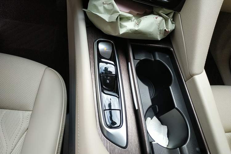 Used Buick Enclave 2020 28T All-Wheel Drive Avenir Gear Lever