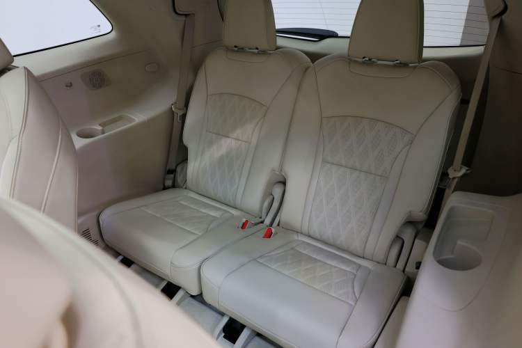 Used Buick Enclave 2020 28T All-Wheel Drive Avenir Interior 10