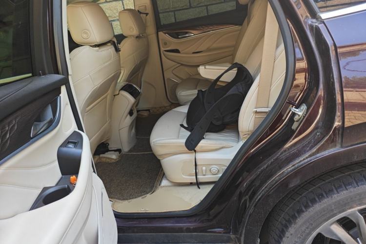Used Buick Enclave 2020 28T All-Wheel Drive Avenir Left Rear Seat