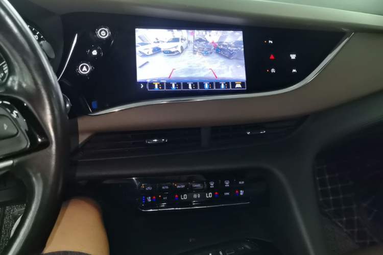 Used Buick Enclave 2020 28T Four-Wheel Drive Flagship Version Audio And AC Panel