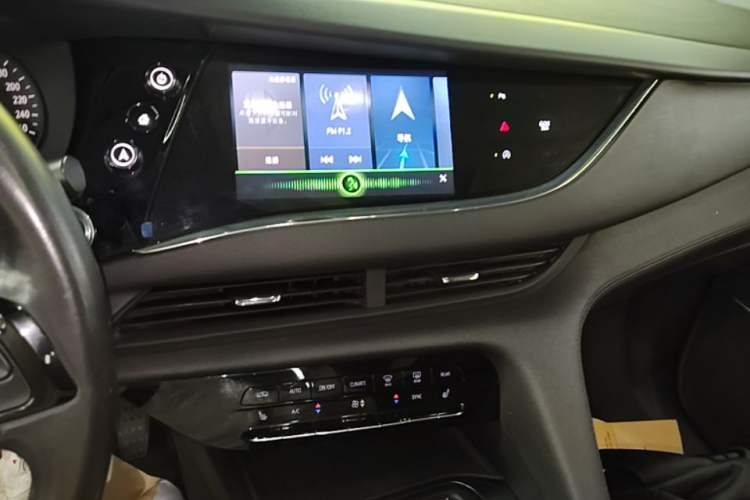 Used Buick Enclave 2020 28T Two-Wheel Drive Luxury Version Audio And AC Panel