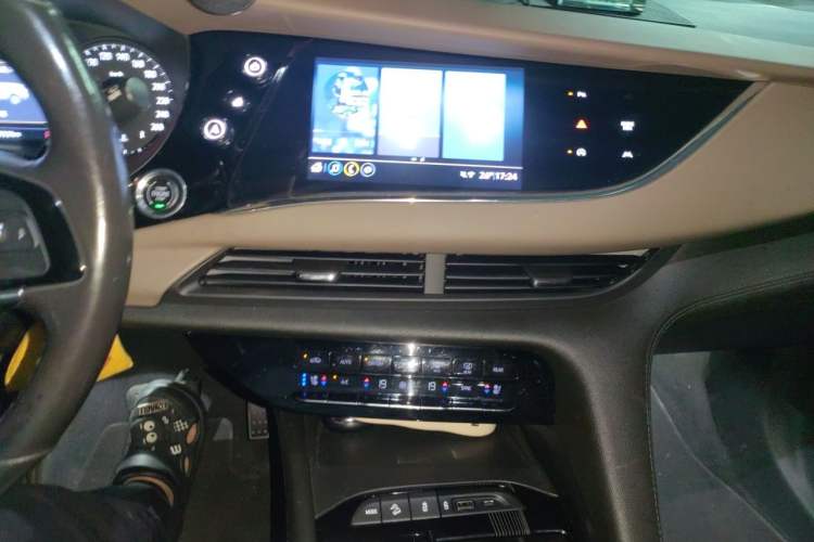 Used Buick Enclave 2020 28T Four-Wheel Drive Flagship Version Audio And AC Panel